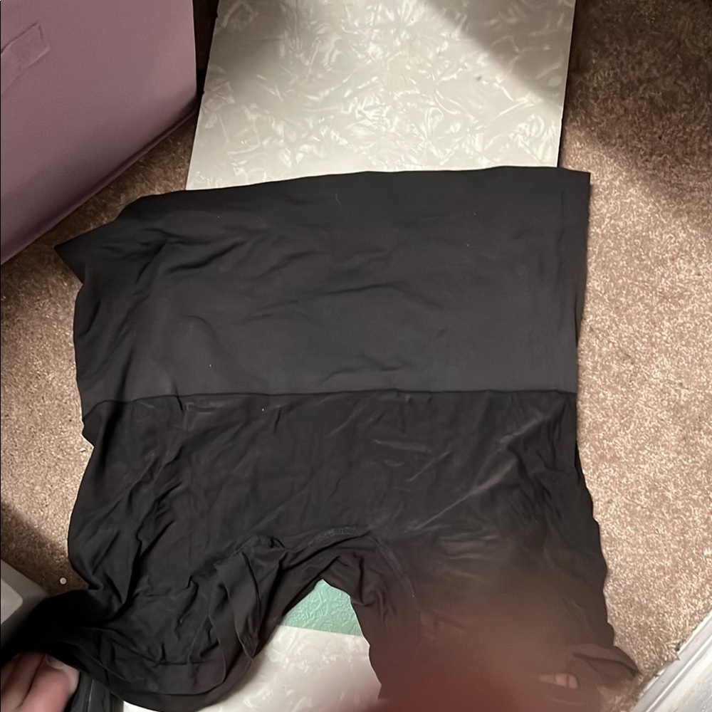 Black SKIMS 4x high waist shapewear short